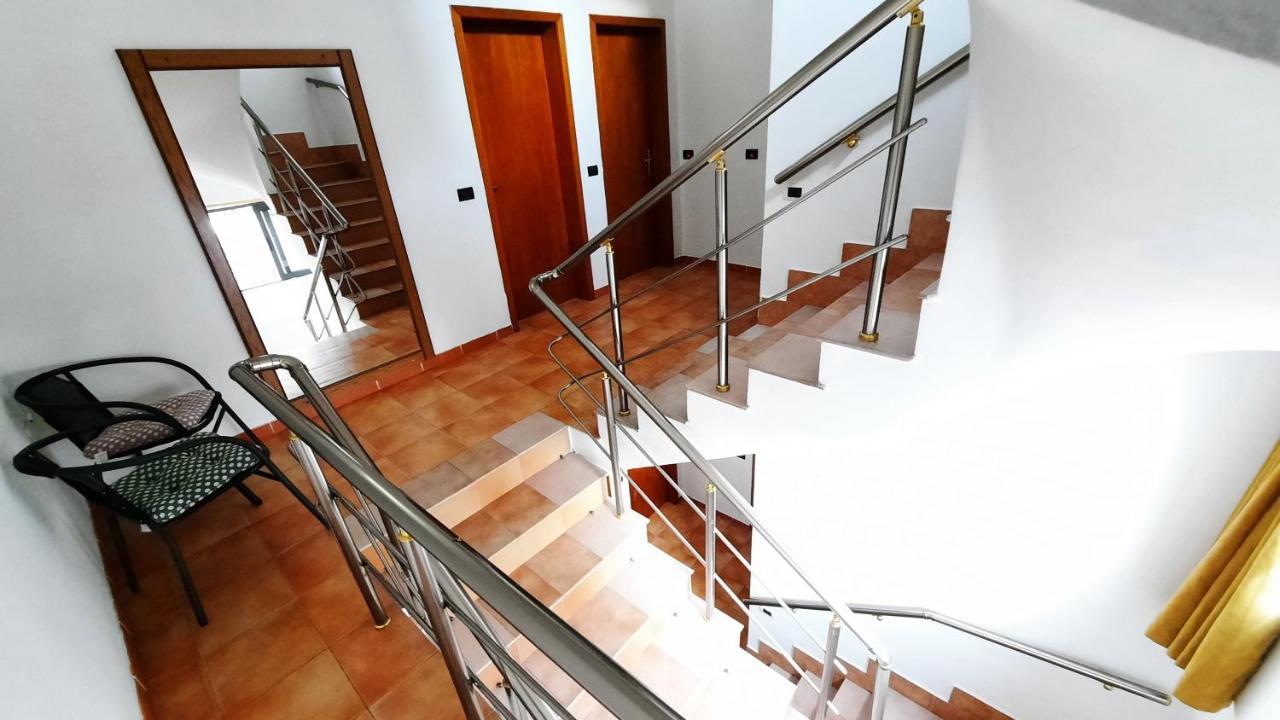 ~Villa Gloria~ Дуррес Екстер'єр фото